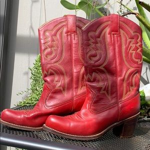 👢funky red cowboy boots ❤️